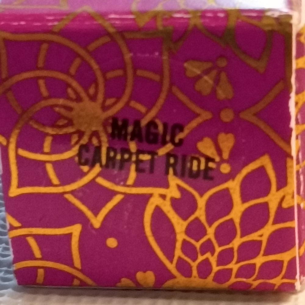 Mac Disney ALADDIN Lipglass MAGIC CARPET RIDE Lip Gloss Limited Edition NEW - Picture 4 of 7